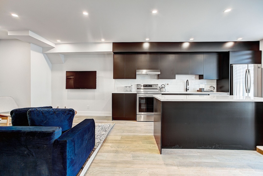 burgundy lofts