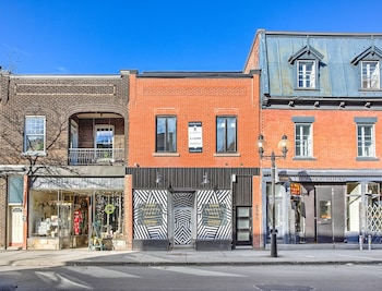 burgundy lofts
