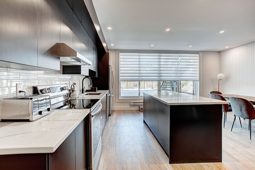 burgundy lofts