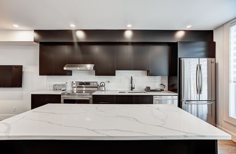 burgundy lofts