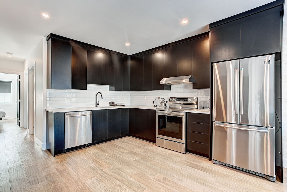 burgundy lofts