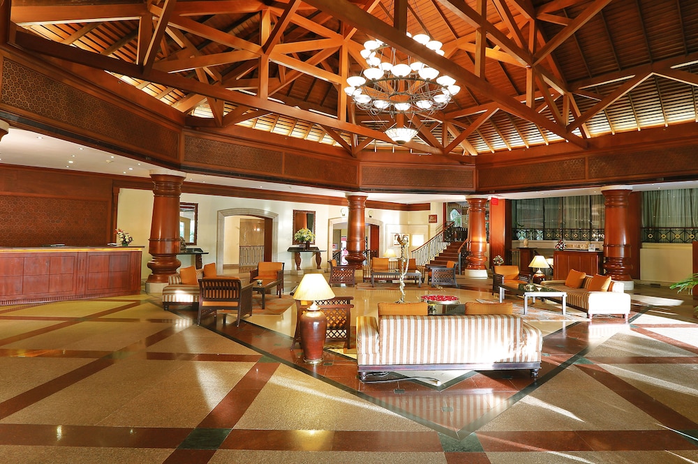 the gateway hotel beach road calicut