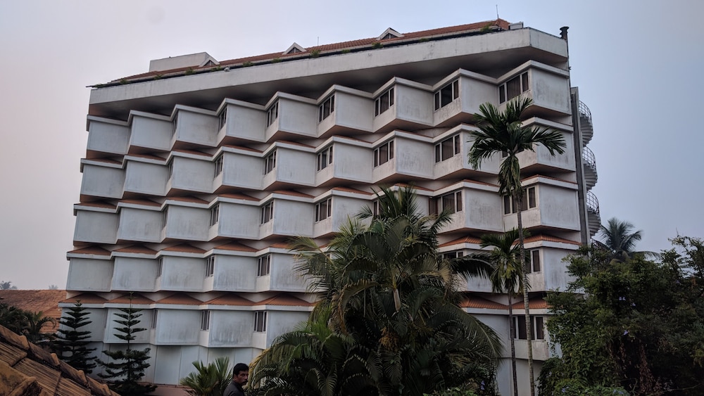the gateway hotel beach road calicut