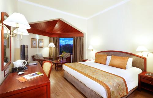 the gateway hotel beach road calicut