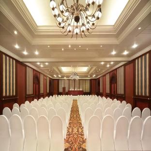 the gateway hotel beach road calicut