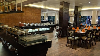 the gateway hotel beach road calicut