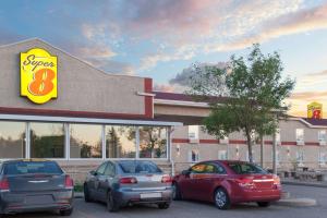 Super 8 By Wyndham Brandon Mb,Shilo>>Brandon,2 star
