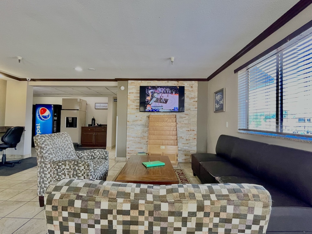quincy inn and suites