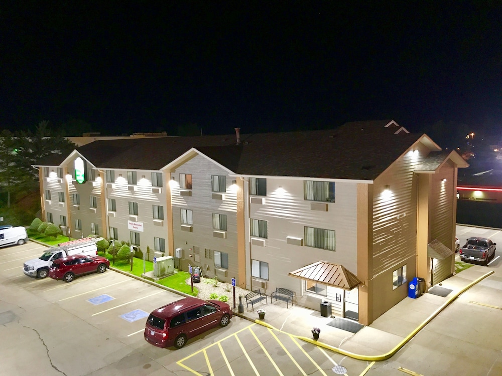 quincy inn and suites