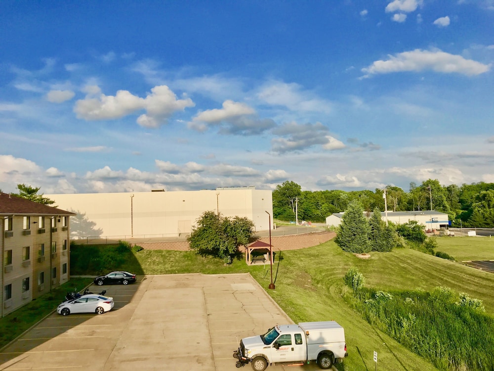 quincy inn and suites