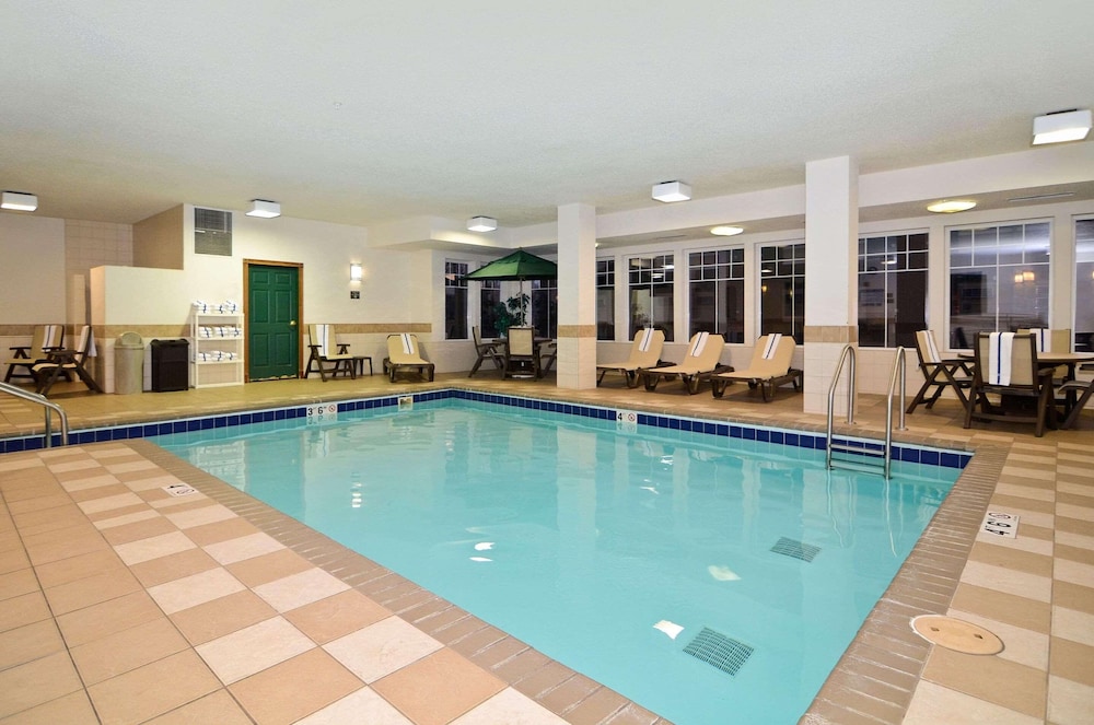 country inn and suites by radisson stevens point wi