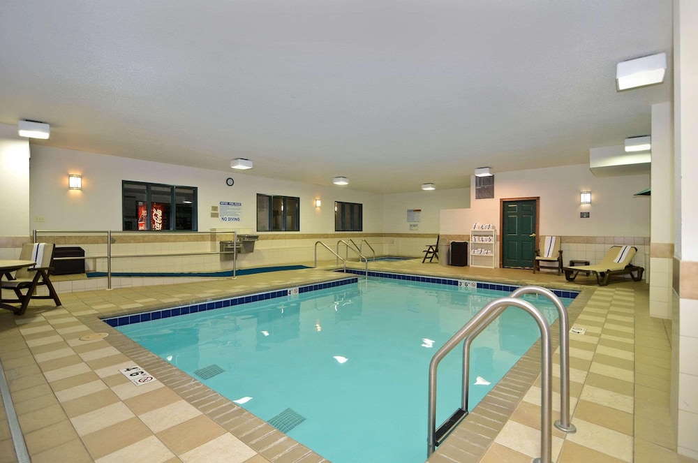 country inn and suites by radisson stevens point wi