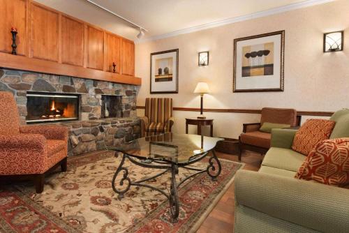 country inn and suites by radisson stevens point wi