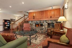 country inn and suites by radisson stevens point wi