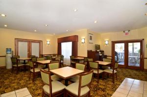 country inn and suites by radisson stevens point wi