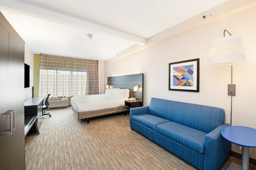 holiday inn express and suites delafield by ihg