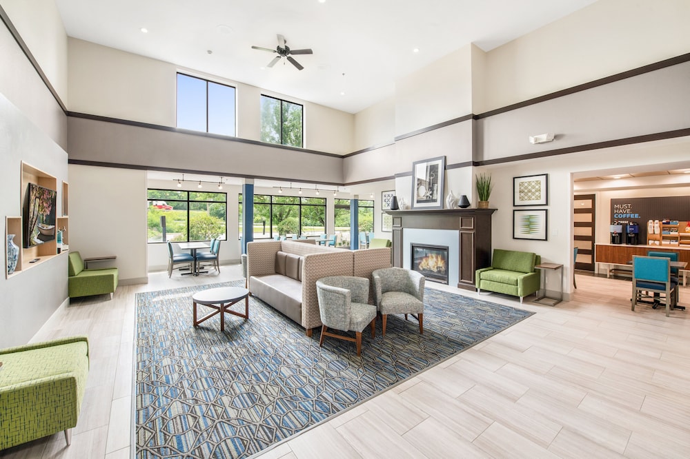 holiday inn express and suites delafield by ihg