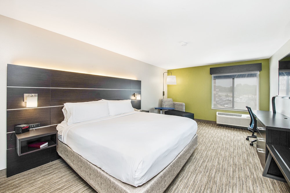 holiday inn express and suites delafield by ihg