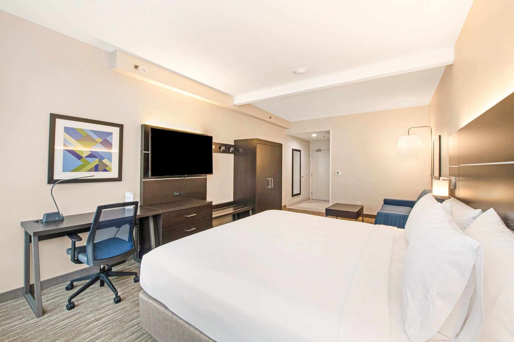 holiday inn express and suites delafield by ihg