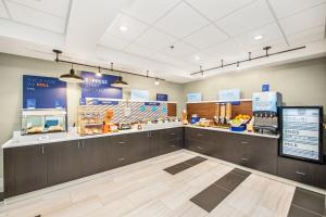 holiday inn express and suites delafield by ihg