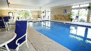 holiday inn express and suites delafield by ihg