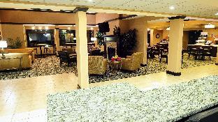 holiday inn express and suites delafield by ihg
