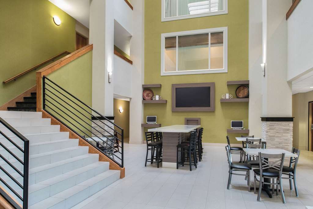 la quinta inn and suites by wyndham moscow pullman