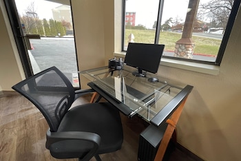 Fairbridge Inn & Suites Moscow/Pullman,Moscow>>Lewiston,2 star