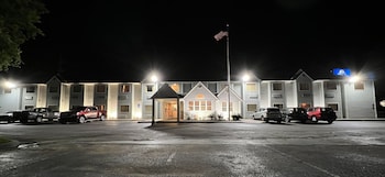 Americas Best Value Inn & Suites Ada,Oklahoma>>Ada,2 star