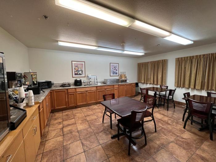americas best value inn and suites ada