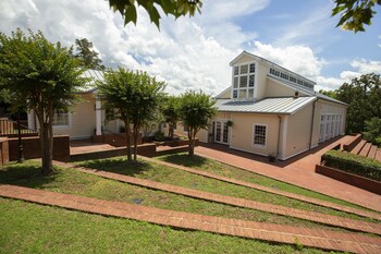 the berry hill resort and conference center