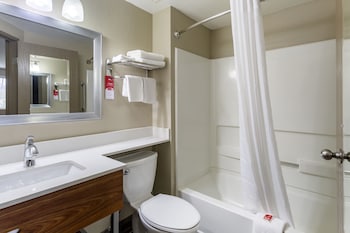 econo lodge inn and suites dickson