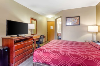 econo lodge inn and suites dickson