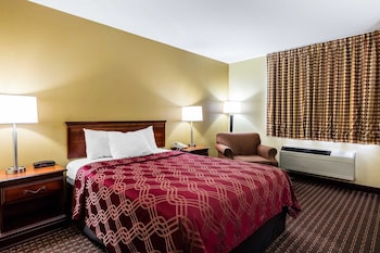 econo lodge inn and suites dickson