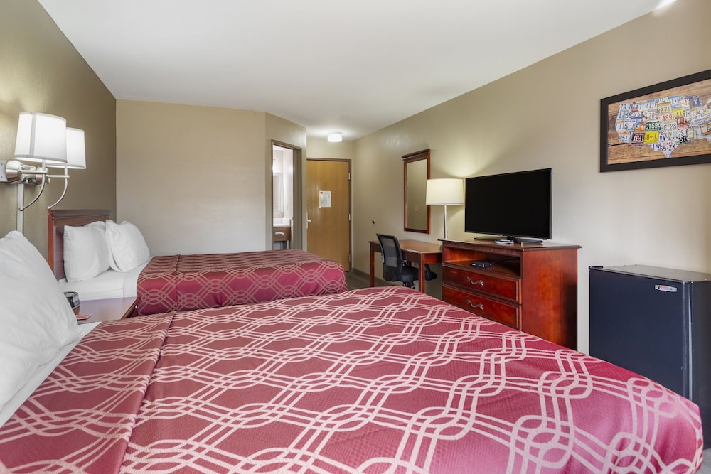 econo lodge inn and suites dickson