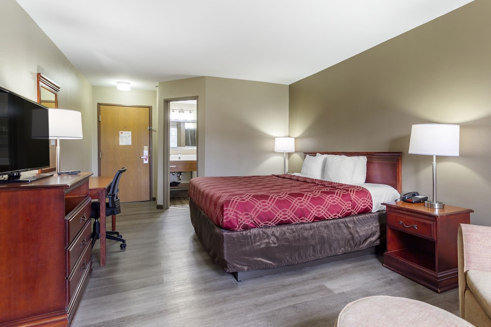 econo lodge inn and suites dickson