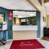 econo lodge inn and suites dickson