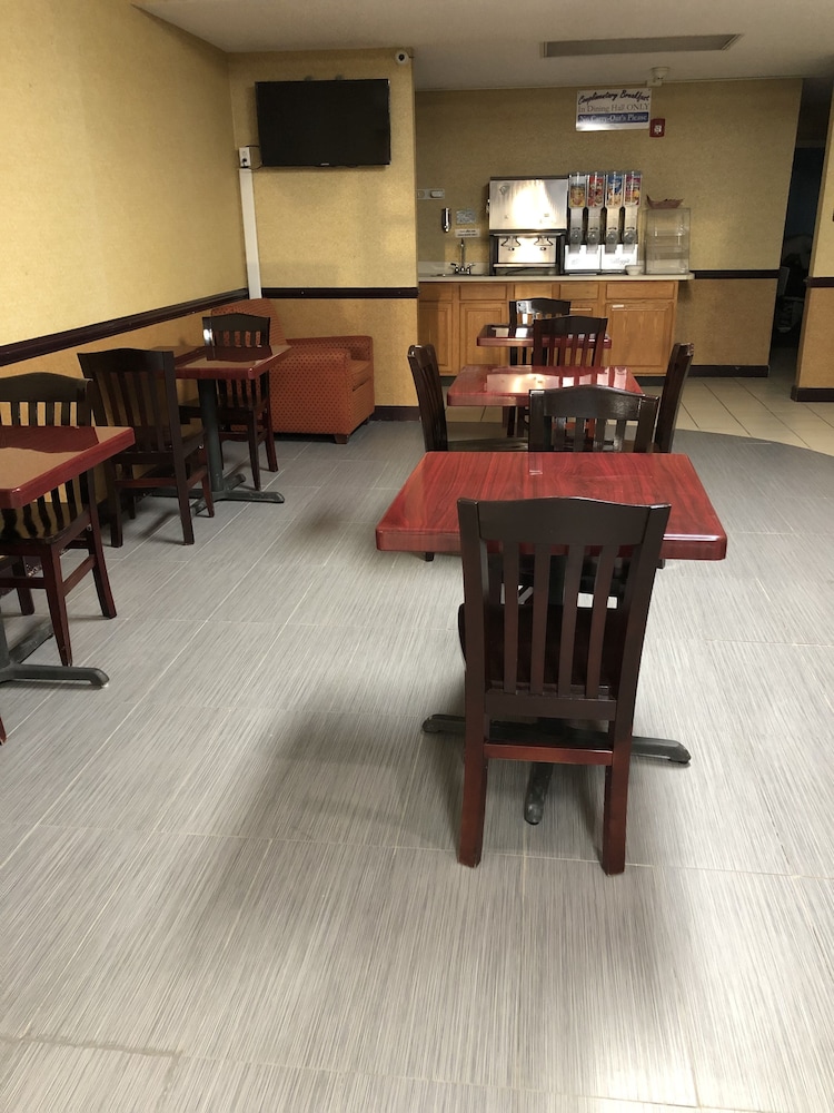 Howard Johnson By Wyndham Perry Ga,Houston County>>Georgia,2 star