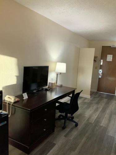 econo lodge perry national fair ground area