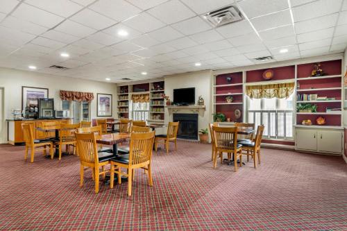 econo lodge perry national fair ground area