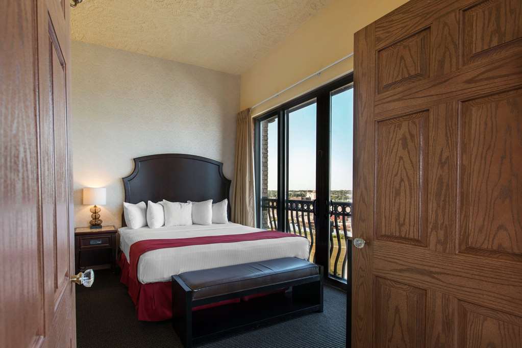 shoreline inn and conference center ascend hotel collection