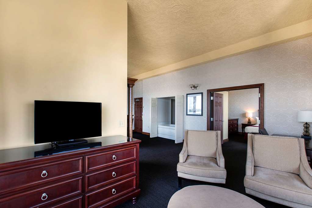 shoreline inn and conference center ascend hotel collection