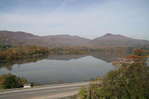 hampton inn caryville i 75 cove lake state park