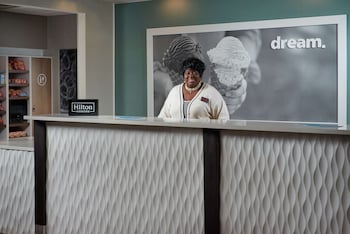 hampton inn and suites oxford anniston