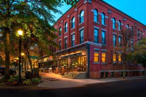 fairfield inn and suites by marriott keene downtown