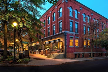Fairfield Inn & Suites By Marriott Keene Downtown,Near Central Square,3 star