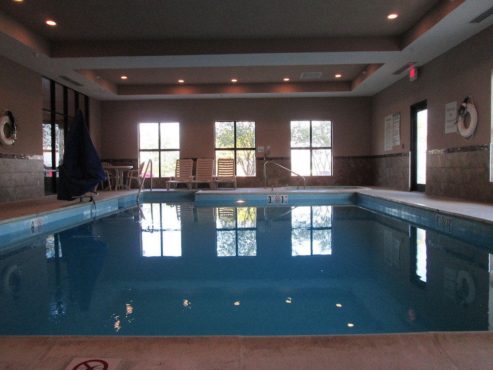 holiday inn express cloverdale greencastle by ihg