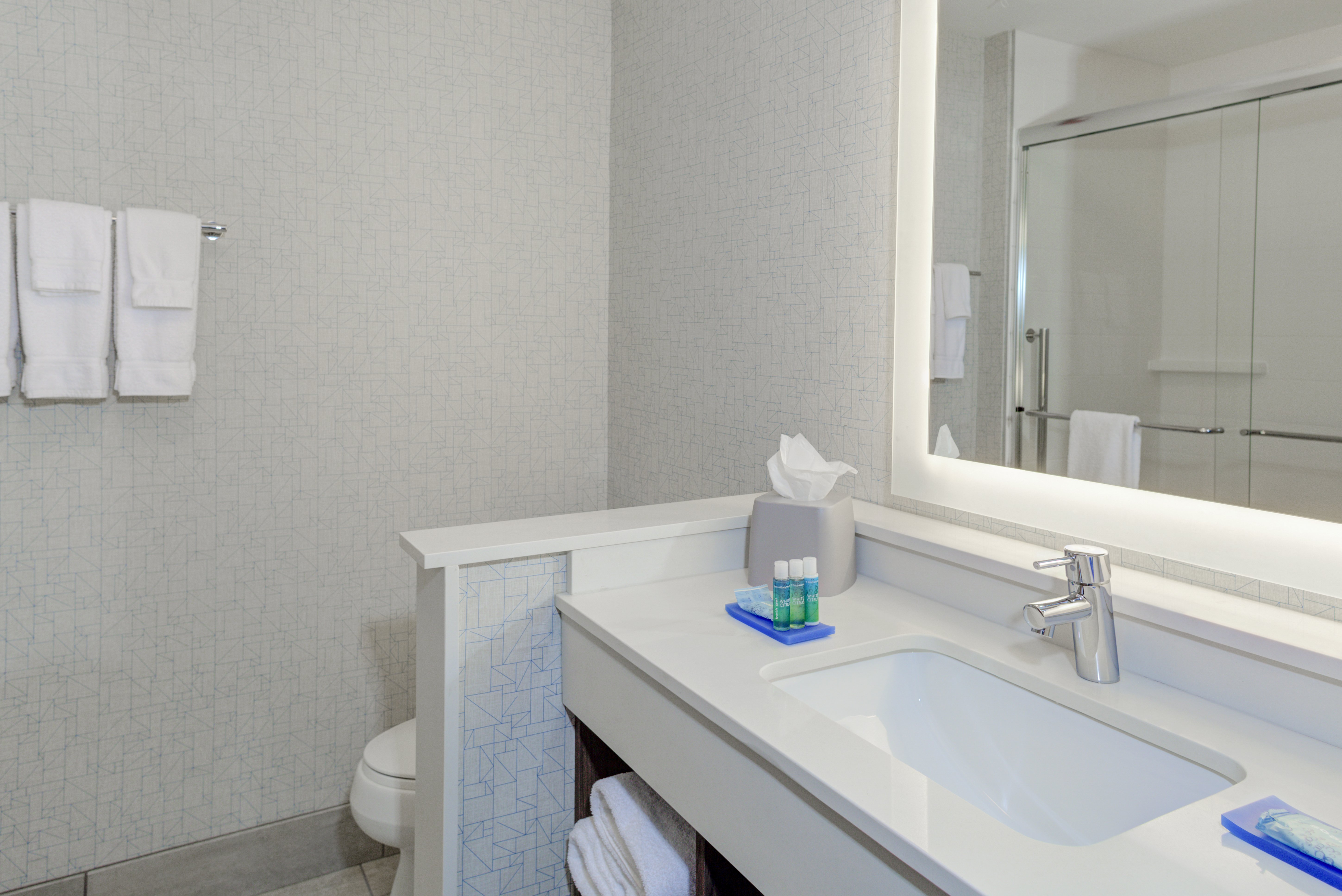 holiday inn express and suites king george dahlgren by ihg