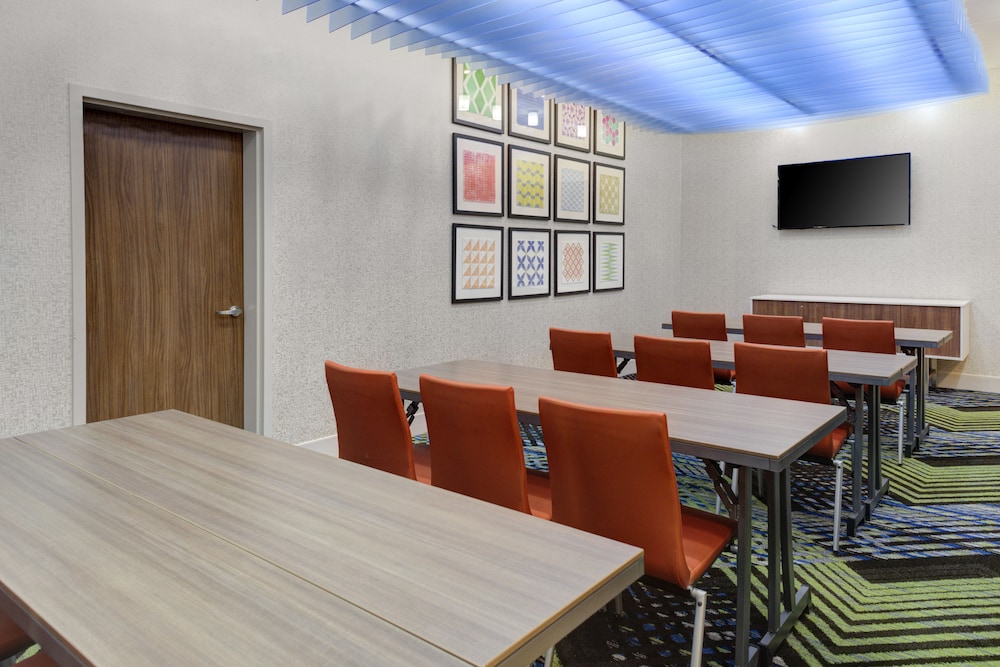 holiday inn express and suites king george dahlgren by ihg