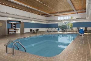 holiday inn express and suites superior by ihg